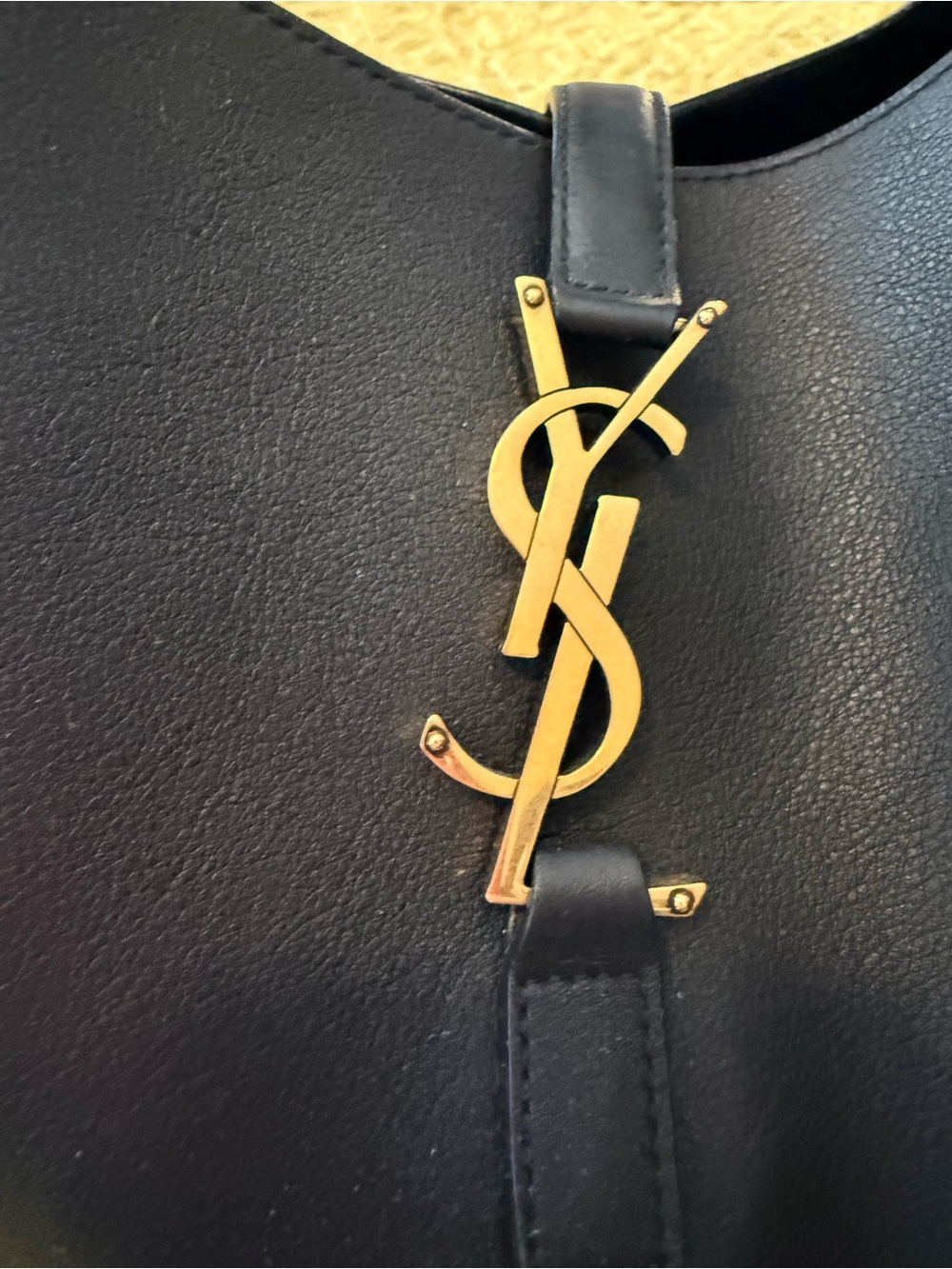Yves Saint Laurent YSL Le 5 A 7 Supple Large Shoulder Hobo Bag in Black Leather - Picture 7 of 16